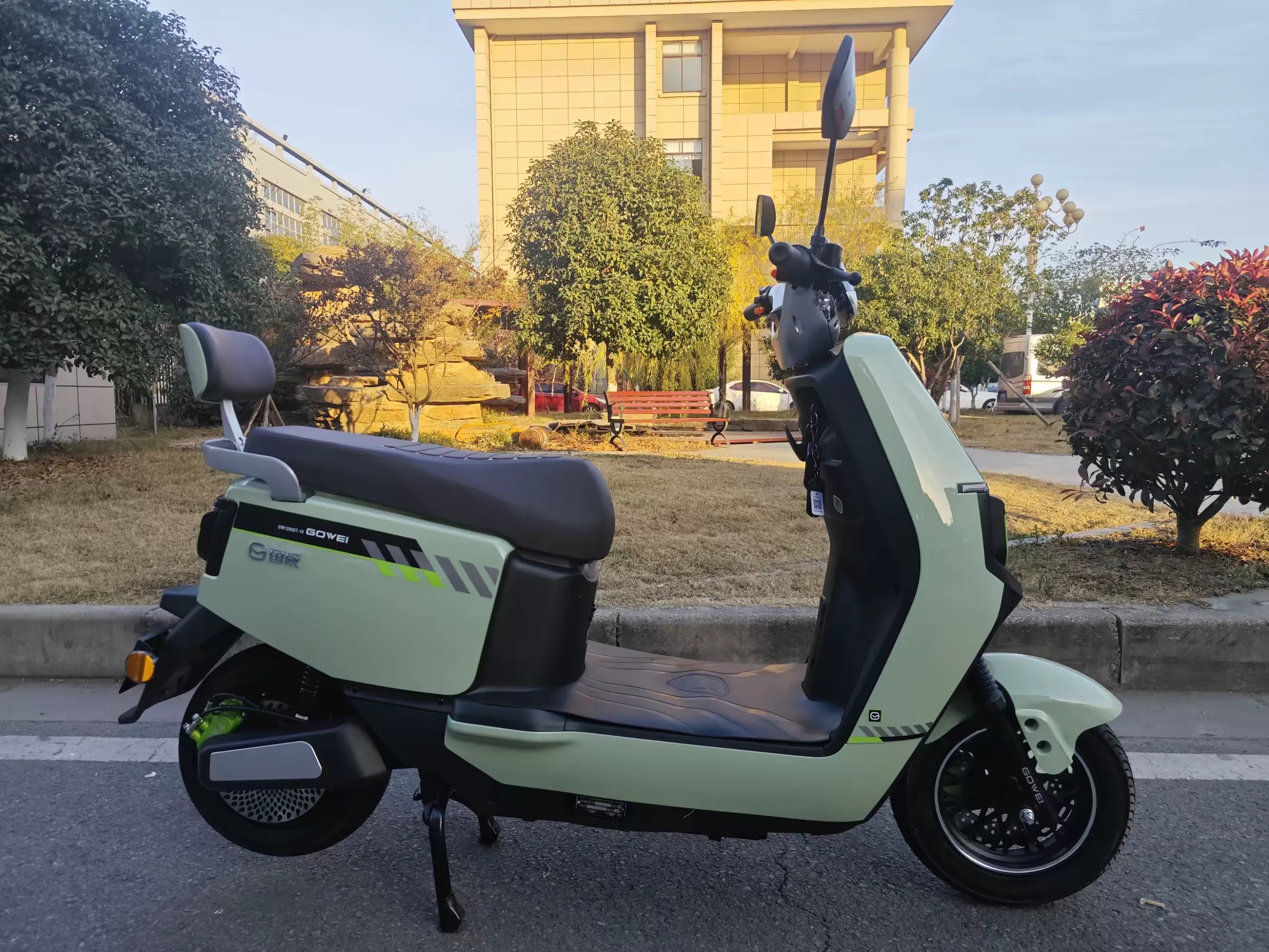 Čína Velkoobchod Hot Sale Off Road Motocykl elektrické skútry 1200w